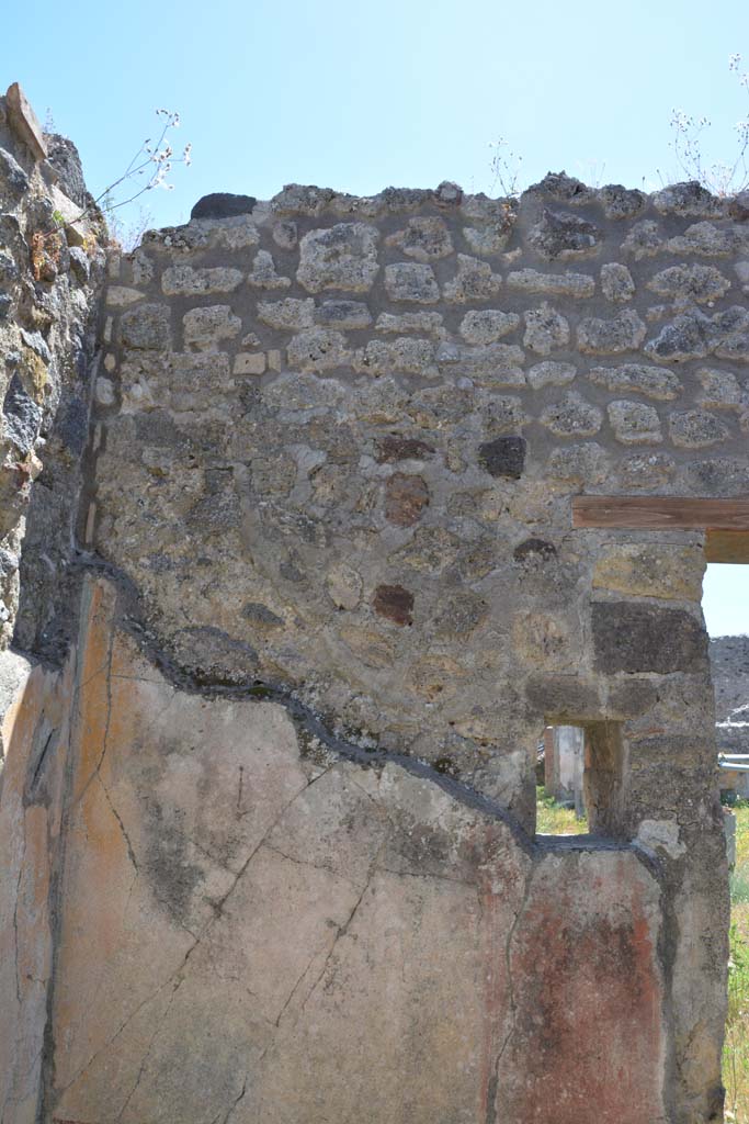 IX.5.14 Pompeii. May 2017. Room �L�, upper south wall in south-east corner.
Foto Christian Beck, ERC Grant 681269 D�COR.

