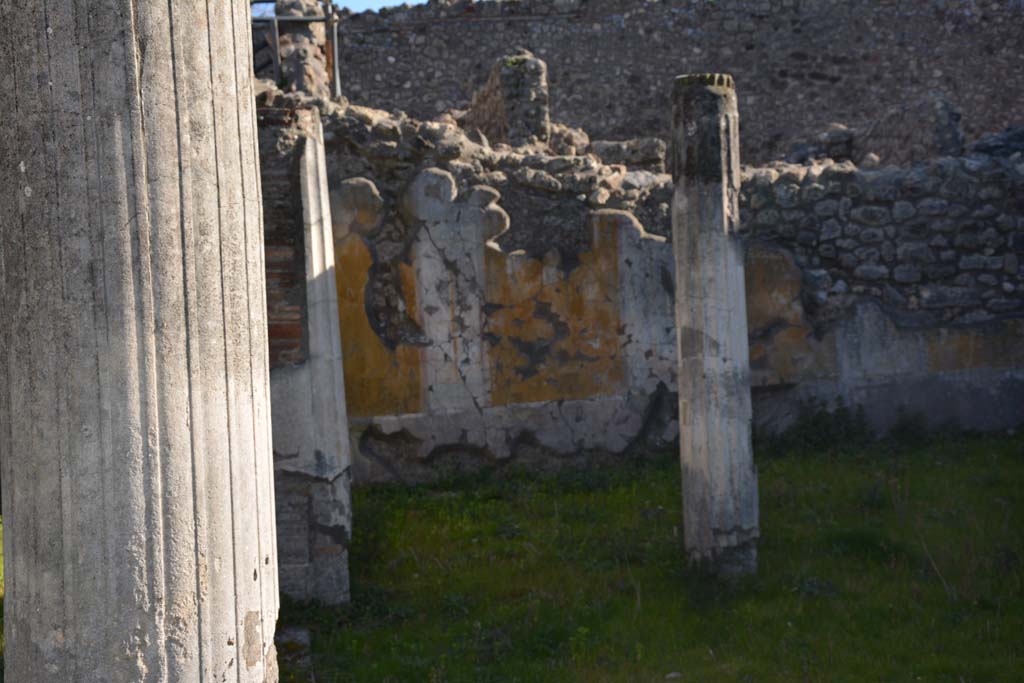 IX.5.14 Pompeii. March 2017.  Peristyle �k�, looking towards south wall.
Foto Christian Beck, ERC Grant 681269 D�COR.
