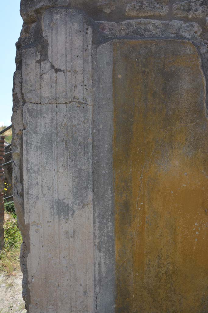 IX.5.14 Pompeii. May 2017. 
Peristyle �k�, half-pilaster on south wall at east end near doorway to servants� area.
Foto Christian Beck, ERC Grant 681269 D�COR.

