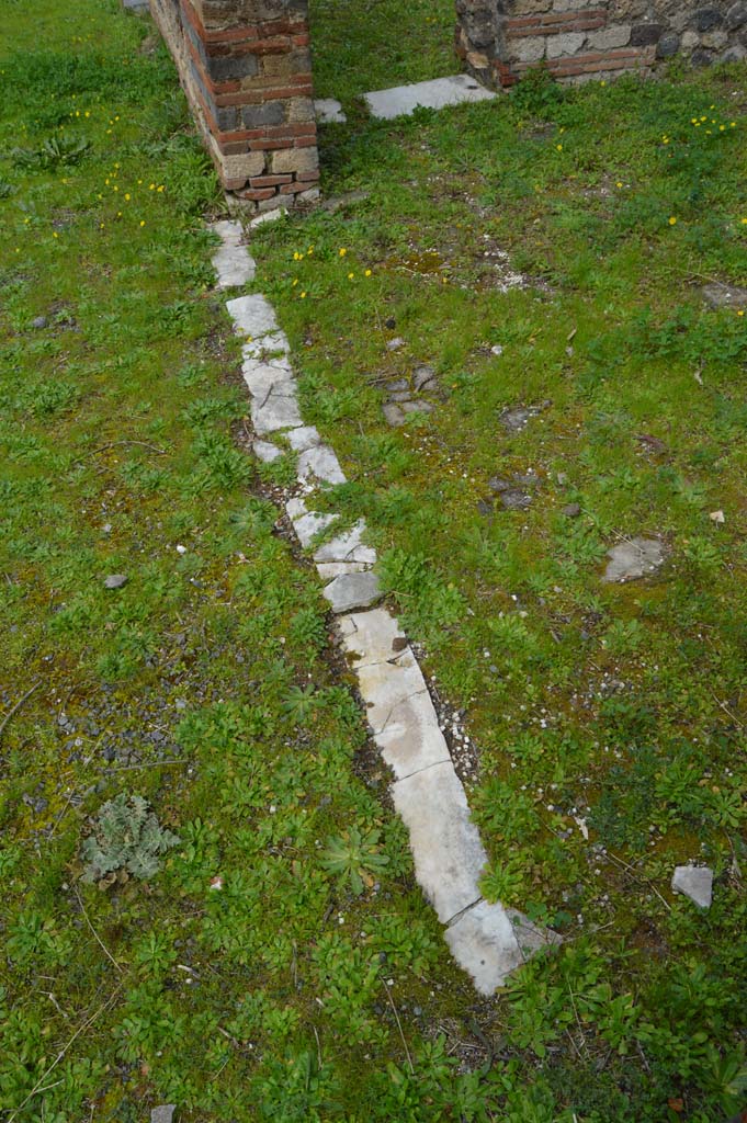 IX.5.14 Pompeii. March 2018. 
Room �m�, threshold of large exedra or triclinium, looking north towards doorway into atrium.  
Foto Taylor Lauritsen, ERC Grant 681269 D�COR.

