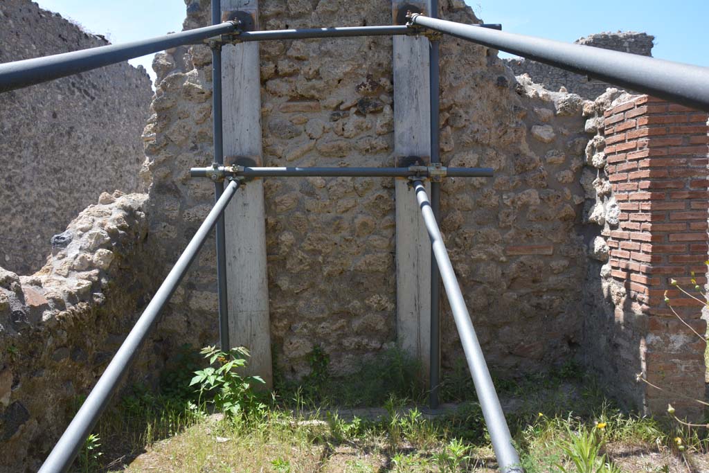 IX.5.14 Pompeii. May 2017. Kitchen “q”, west wall.
Foto Christian Beck, ERC Grant 681269 DÉCOR.