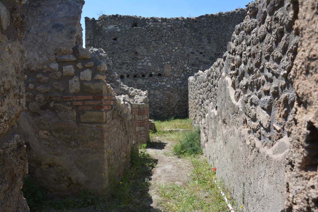 IX.5.14 Pompeii. May 2017. Corridor “p”, looking west.
Foto Christian Beck, ERC Grant 681269 DÉCOR.