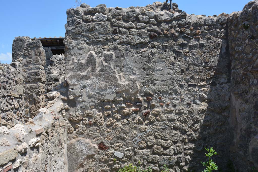 IX.5.14 Pompeii. May 2017. Room “r”, looking towards east wall.
Foto Christian Beck, ERC Grant 681269 DÉCOR.