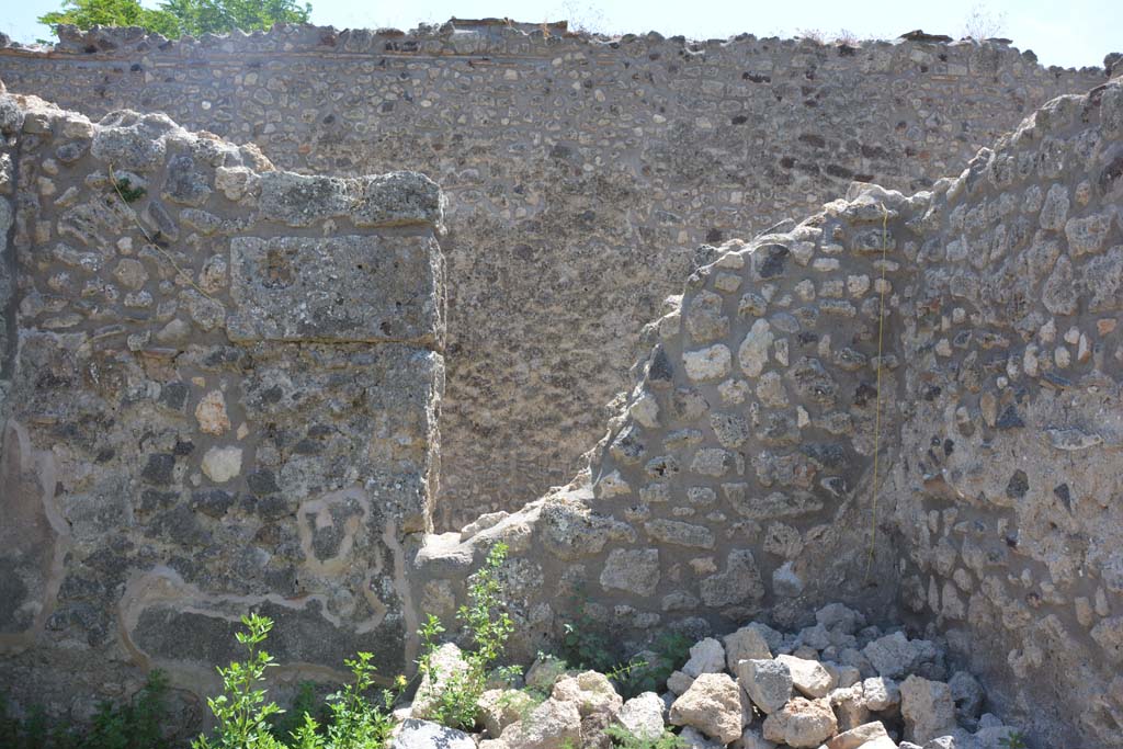 IX.5.14 Pompeii. May 2017. Room “r”, looking towards south wall.
Foto Christian Beck, ERC Grant 681269 DÉCOR.
