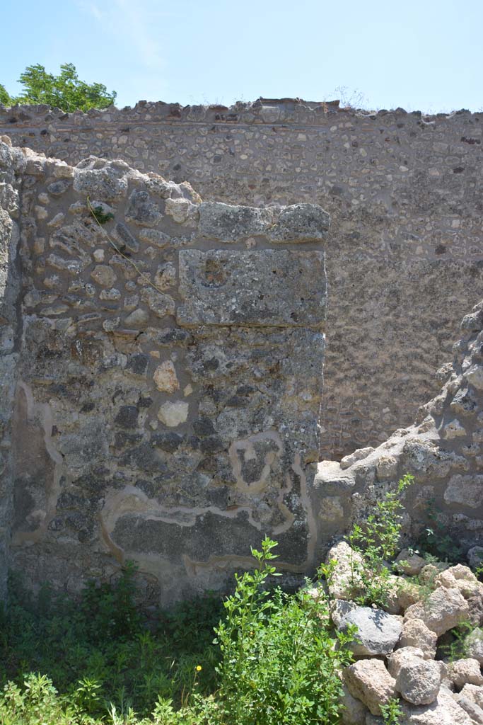 IX.5.14 Pompeii. May 2017. Room “r”, south wall in centre.
Foto Christian Beck, ERC Grant 681269 DÉCOR.