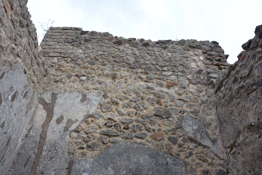IX.5.14 Pompeii. May 2017. Room �d�, upper south wall.
Foto Christian Beck, ERC Grant 681269 D�COR.
