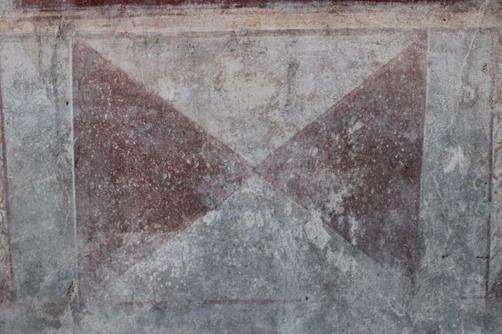 IX.5.14 Pompeii. May 2019. Room �c�, detail of zoccolo on north wall of cubiculum.
Foto Christian Beck, ERC Grant 681269 D�COR.
