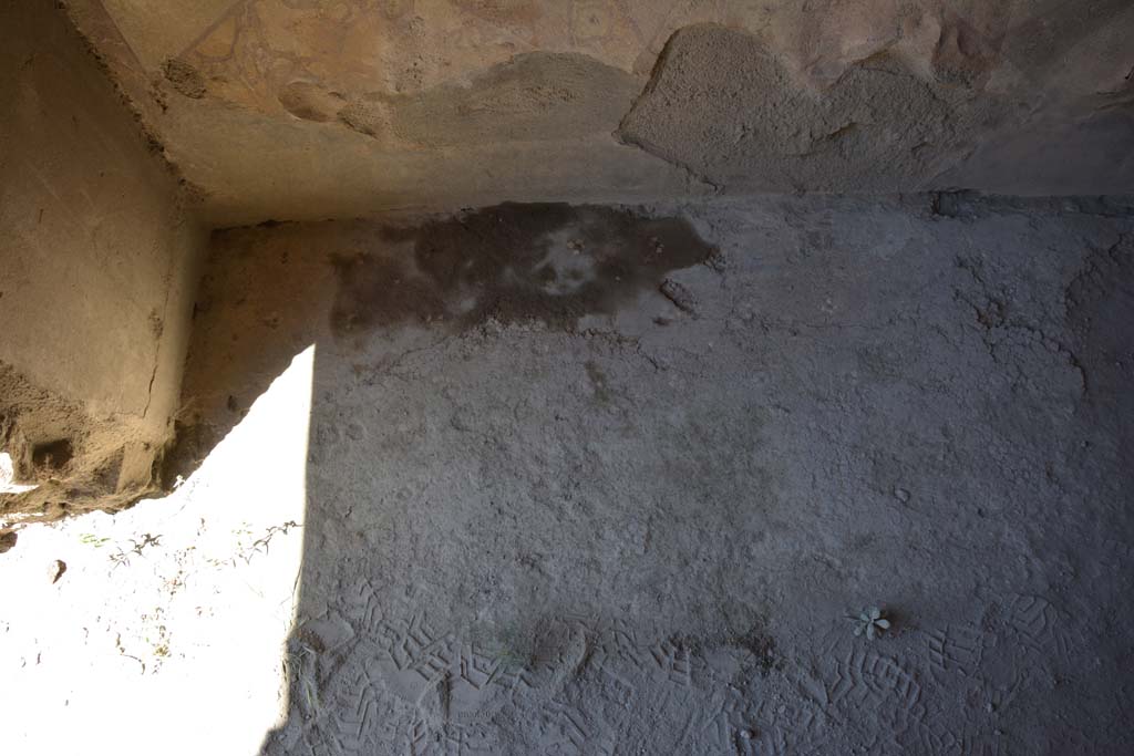 IX.5.14 Pompeii. May 2017. Room �g�, flooring in north-west corner.
Foto Christian Beck, ERC Grant 681269 D�COR.

