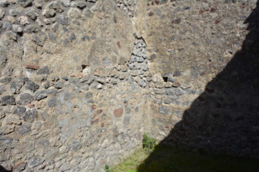 IX.5.16 Pompeii. March 2017. Room b�, looking towards north wall and north-east corner.     
Foto Christian Beck, ERC Grant 681269 D�COR.
