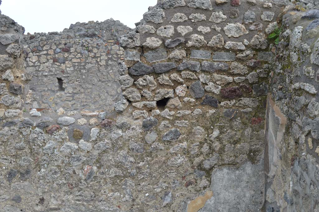 IX.5.16 Pompeii. March 2018. Looking towards upper east wall in ala �c�, in south-east corner.
Foto Taylor Lauritsen, ERC Grant 681269 D�COR
