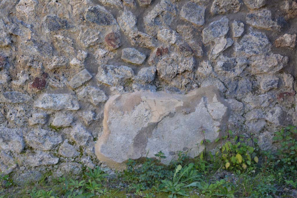 IX.5.16 Pompeii. March 2017. Room c�, remaining plaster on lower south wall.      
Foto Christian Beck, ERC Grant 681269 D�COR.
