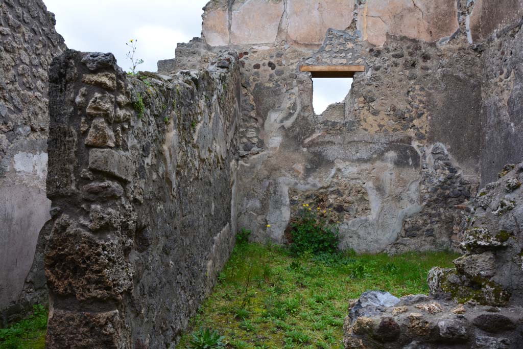 IX.5.17/6 Pompeii. March 2017. Room x, looking north through doorway. 
Foto Christian Beck, ERC Grant 681269 D�COR.

