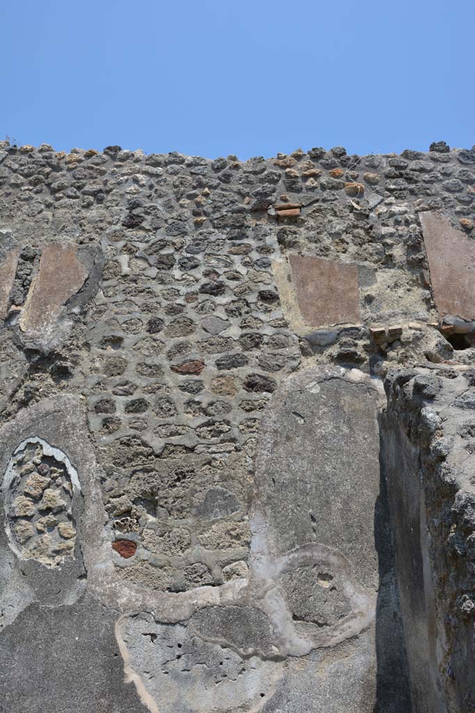 IX.5.17/6 Pompeii. May 2017. Room x, upper east wall at south end in south-east corner.
Foto Christian Beck, ERC Grant 681269 D�COR.
