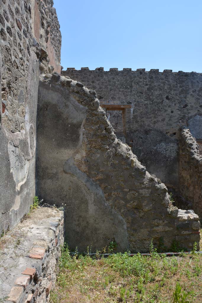 IX.5.17/6 Pompeii. May 2017. Room x, looking towards south wall in south-east corner.
Foto Christian Beck, ERC Grant 681269 D�COR.

