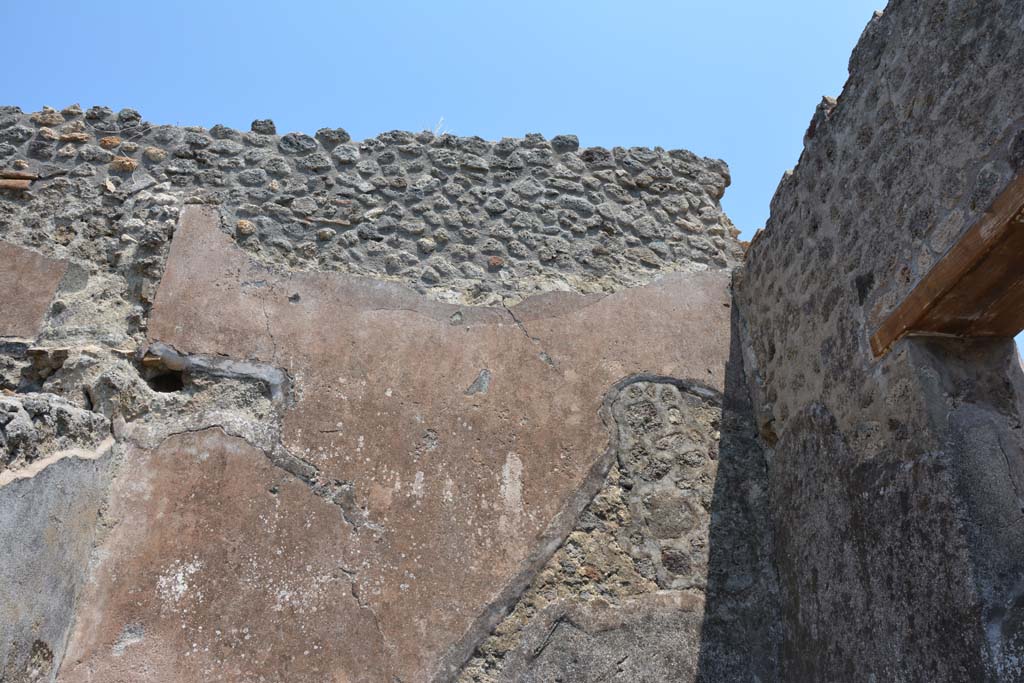 IX.5.6 Pompeii. May 2017. Room q, upper east wall with top of imprint of wooden ladder (steps), centre right. 
Foto Christian Beck, ERC Grant 681269 D�COR.

