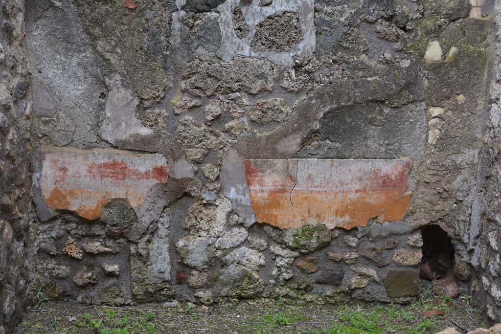 IX.5.18 Pompeii. March 2018. Room “h”, detail from painted decoration on lower east wall.
Foto Annette Haug, ERC Grant 681269 DÉCOR.