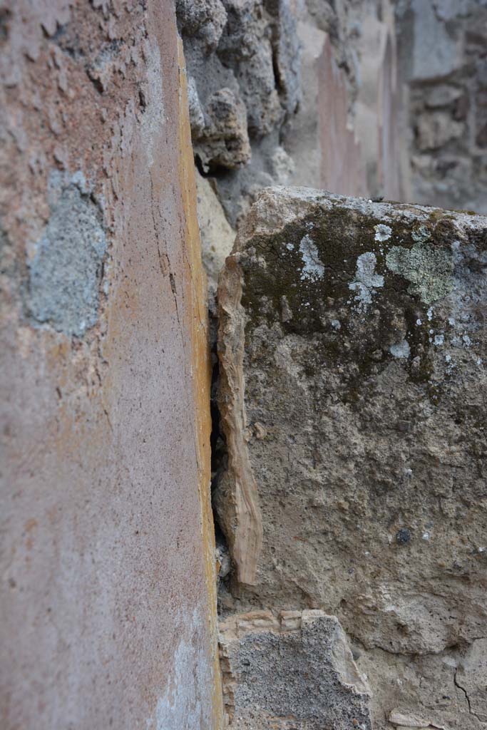 IX.5.18 Pompeii. May 2017. Room i, looking south towards wall on atrium b side of wall.
Foto Christian Beck, ERC Grant 681269 DÉCOR.