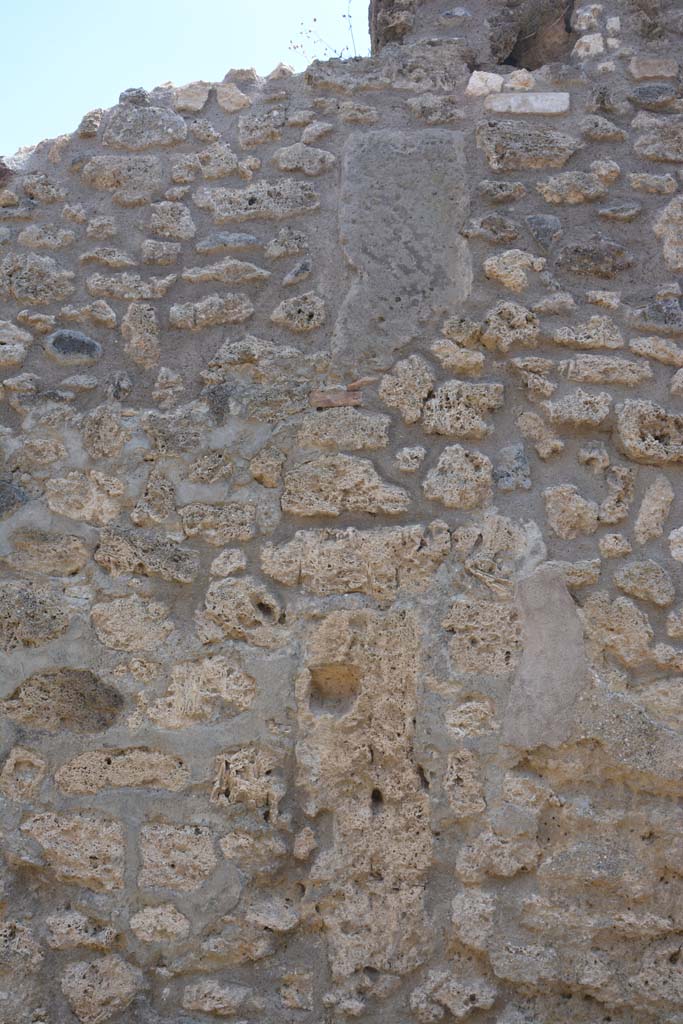 IX.5.18 Pompeii. May 2017. Room “q”, upper south wall above tub/basin.
Foto Christian Beck, ERC Grant 681269 DÉCOR.
