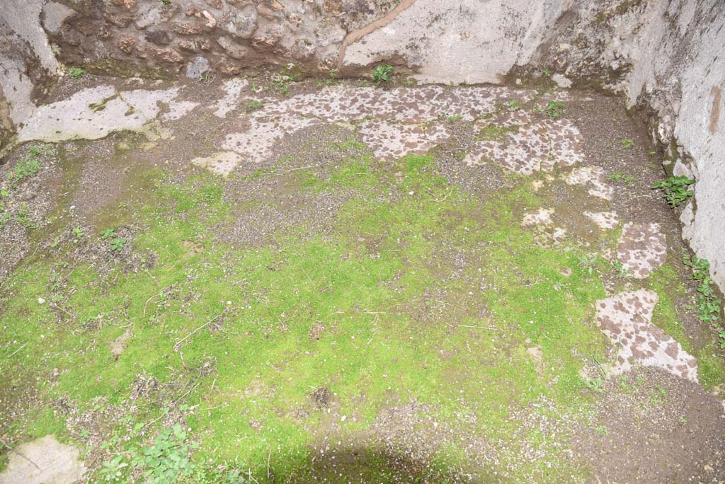 IX.5.18 Pompeii. March 2018. Room “t”, looking north across flooring.
Foto Annette Haug, ERC Grant 681269 DÉCOR.