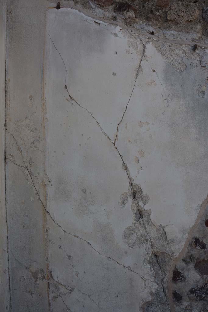 IX.5.18 Pompeii. May 2017. Room l (L), detail of panel on north wall at west end.
Foto Christian Beck, ERC Grant 681269 DÉCOR.