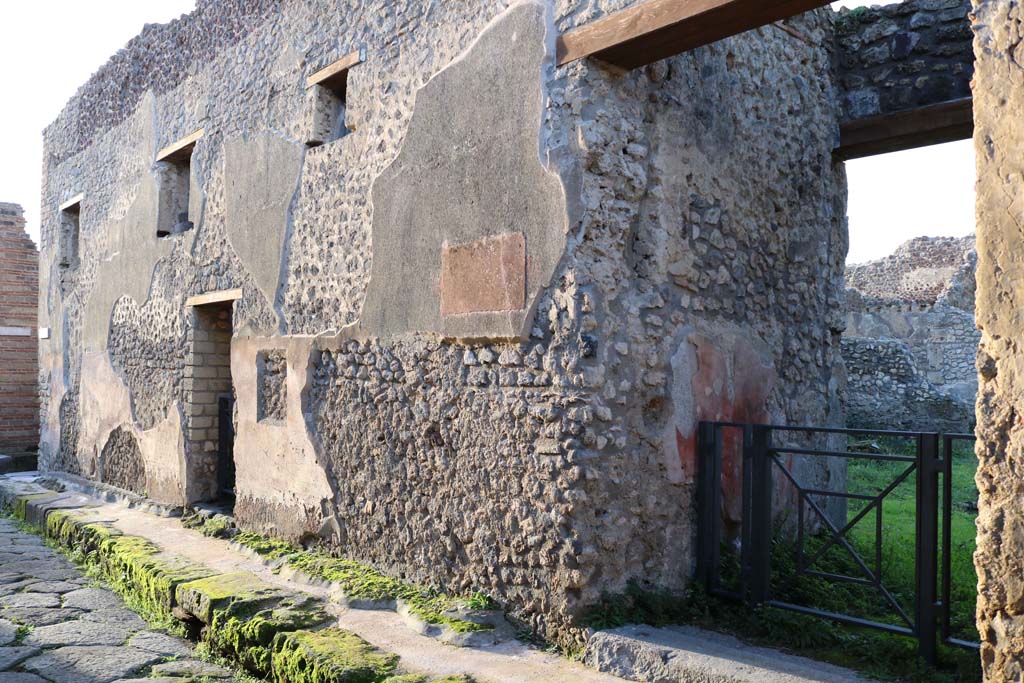 IX.5.19 Pompeii. May 2005. Looking east along line of stairway