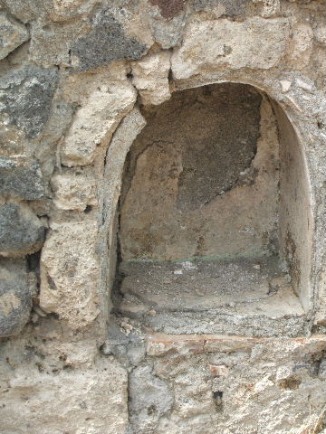 IX.6.8 Pompeii. May 2005.  Room on north side of atrium.