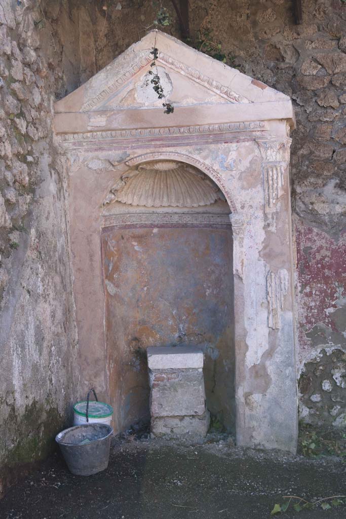 IX.6.8 Pompeii. February 2020.
Aedicula lararium in garden area 9. Photo courtesy of Aude Durand.