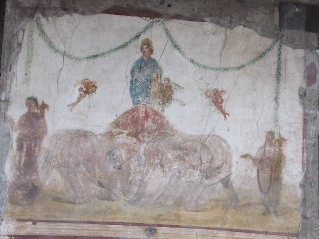 Outside IX.7.7 and IX.7.6. December 2006. Venus riding in a chariot, being pulled by elephants.