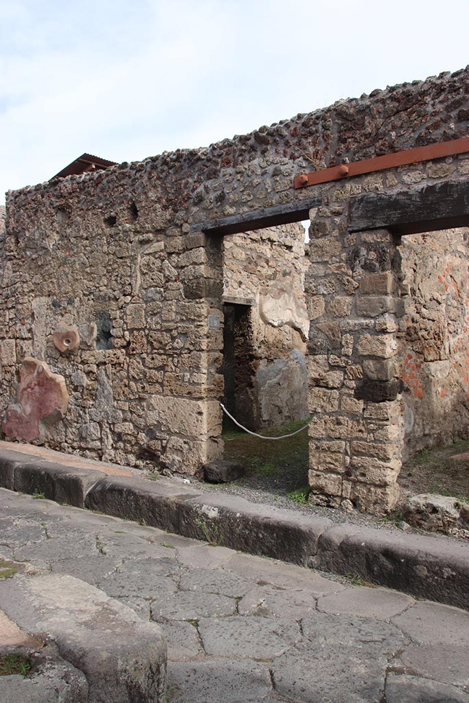 IX.7.19 Pompeii. October 2024.
Looking north-east through entrance doorway. Photo courtesy of Klaus Heese.