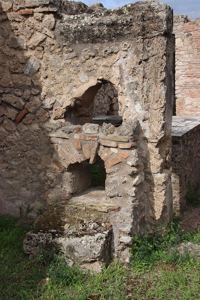 IX.7.25 Pompeii. October 2024.
Looking north into IX.7.24, from north-west corner of atrium. Photo courtesy of Klaus Heese.