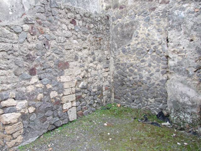 IX.8.1 Street altar Vico del Centenario looking south IX.5