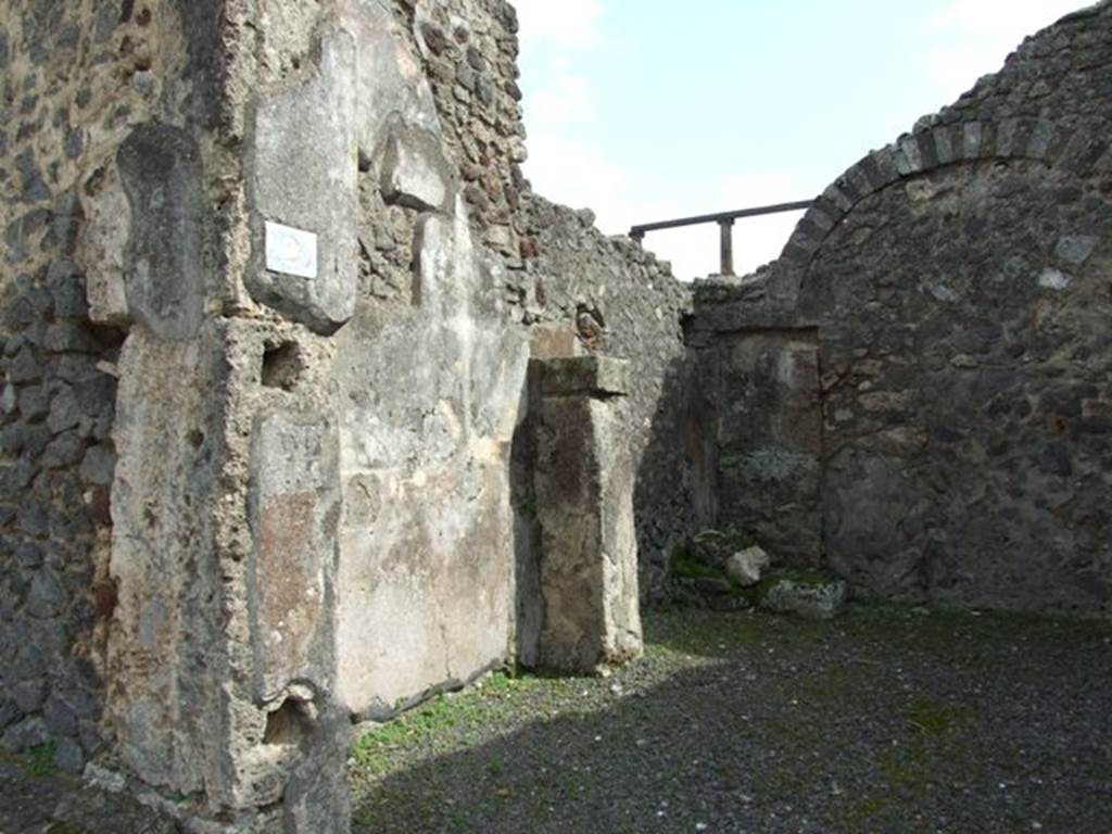 IX.8.2 Pompeii. March 2009. East wall of front and rear rooms.