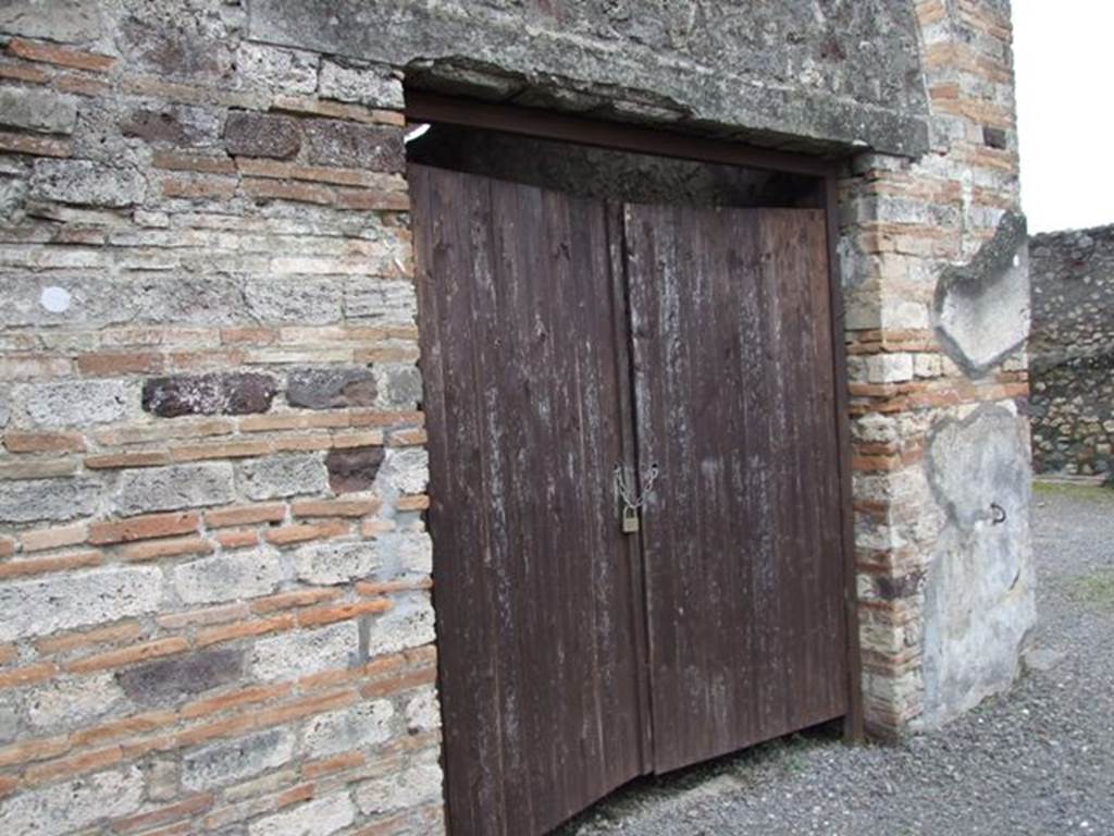 IX.8.6 Pompeii. March 2009. Doorway to Room 13, Cubiculum.