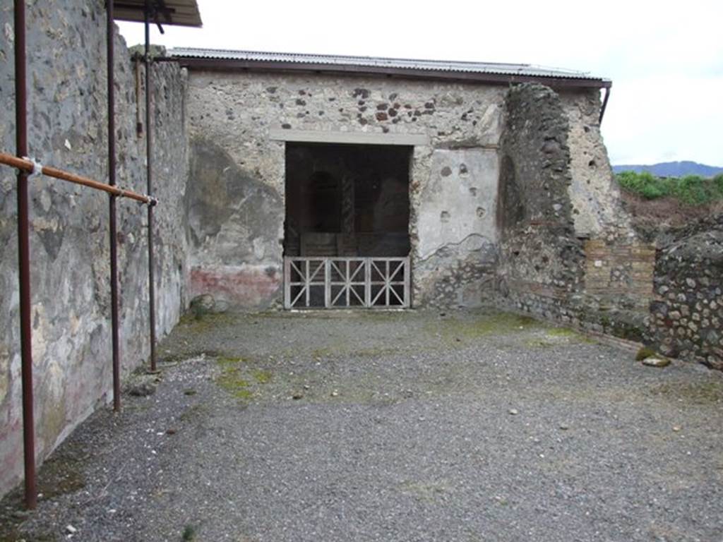 IX.8.6 Pompeii. March 2009. Room 14, Large Triclinium, with Doorway to Nymphaeum in south wall.