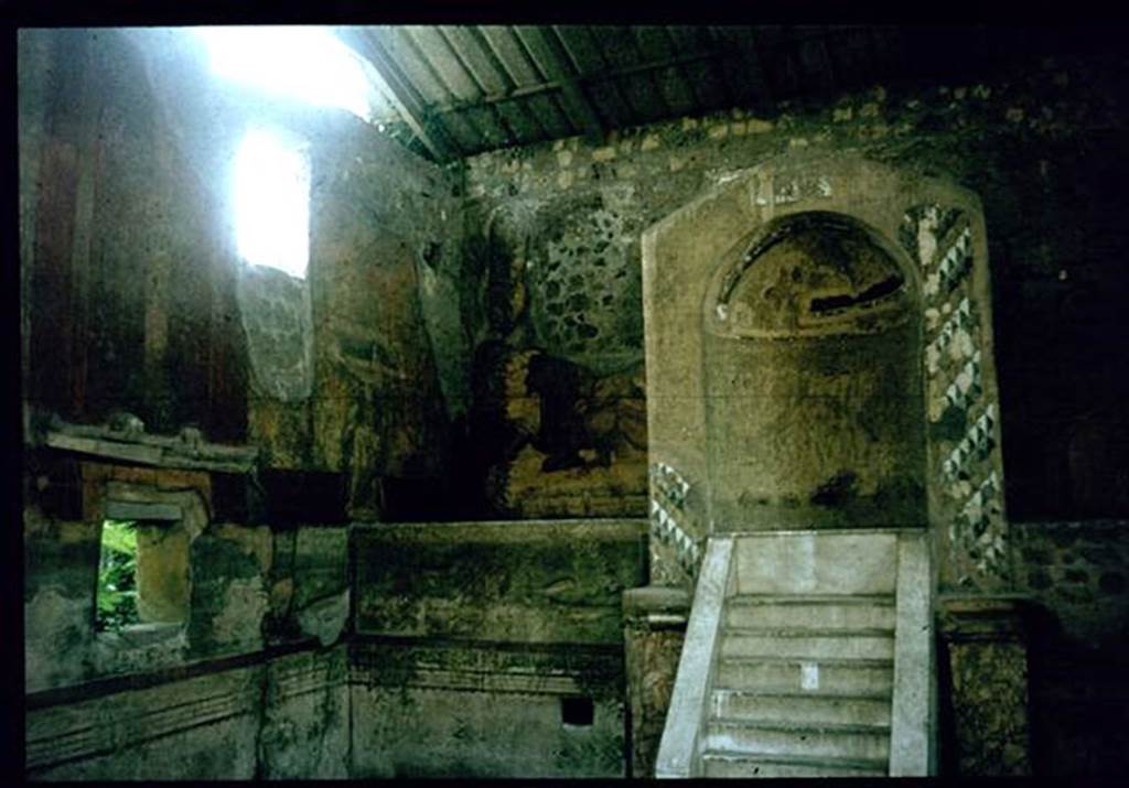 IX.8.6 Pompeii. South-east side of nymphaeum.
Photographed 1970-79 by Günther Einhorn, picture courtesy of his son Ralf Einhorn.