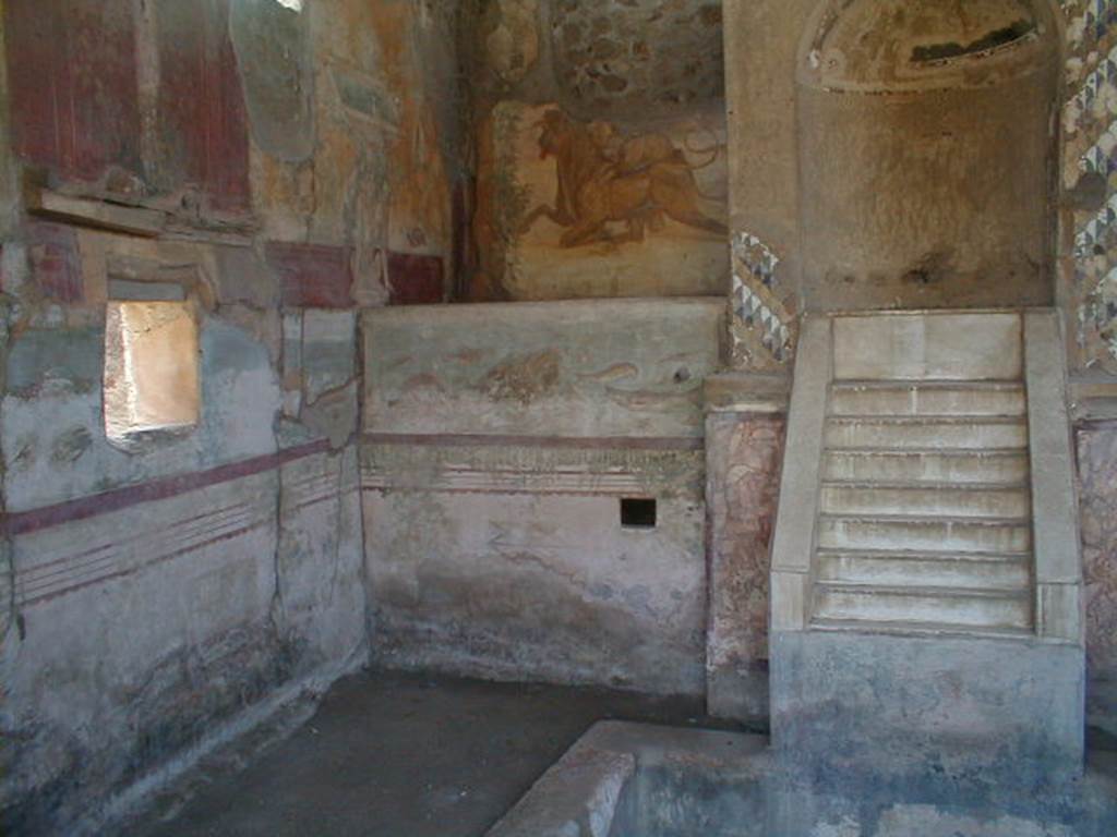 IX.8.6 Pompeii. September 2004. Nymphaeum south of peristyle. East side.