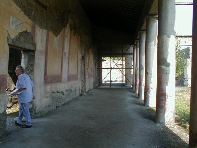 IX.8.6 Pompeii. March 2009.  Room 21.  South east corner.