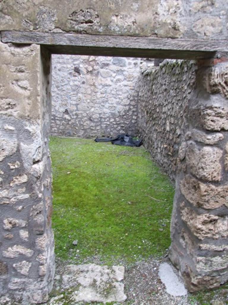 IX.8.6 Pompeii. March 2009. Doorway to Room 28. Looking north.