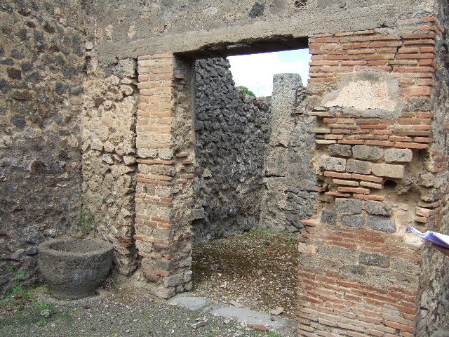 IX.9.6 Pompeii. May 2006. Hearth or bench.