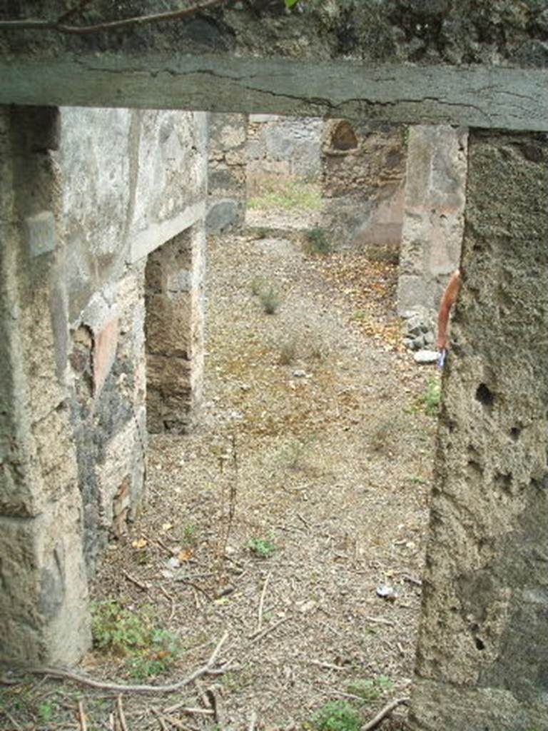 IX.9.11 Pompeii.  March 2009.  Atrium.  North west corner.