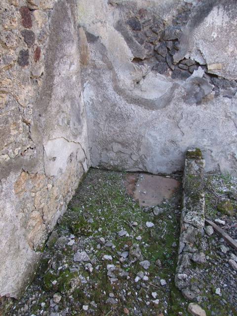 IX.9.12 Pompeii. March 2009. Looking south east across entrance yard to Doorway to Room 12, Stables.