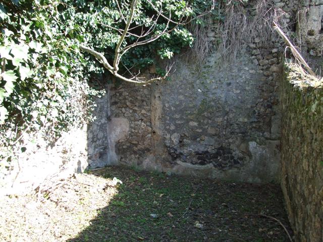 IX.9.13 Pompeii. March 2009. Doorway and window on north side of Room 6, Garden. Both door and window are in Room 13 of IX.9.12