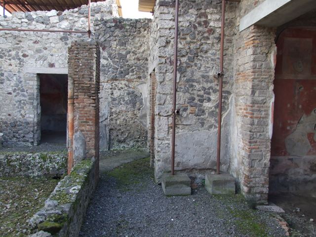 IX.9.c Pompeii. March 2009. Cubiculum. Upper South wall