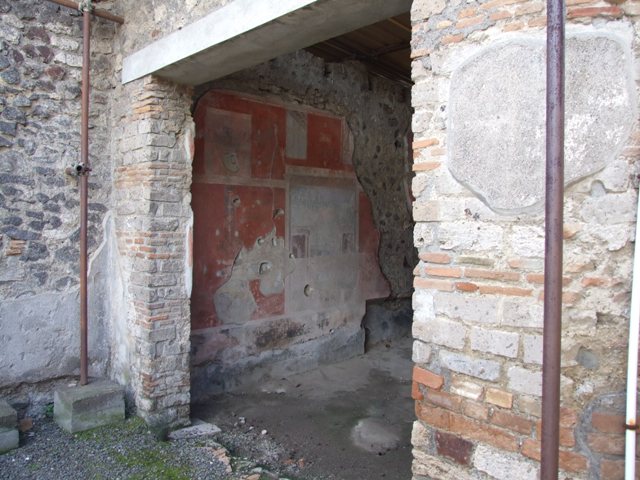 IX.9.c Pompeii. March 2009. Cubiculum. Lower south wall.