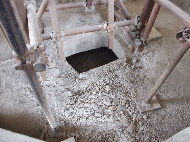 IX.12.6 Pompeii. May 2010. Looking west from above room 2, towards room 1.