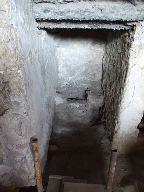 IX.12.6 Pompeii. March 2009. Room 6, west wall. Remains of a preparatory sketch for a lararium painting? See Nappo, S., 1998. Pompeii: Guide to the lost City. London: Weidenfield and Nicolson. (p.57).