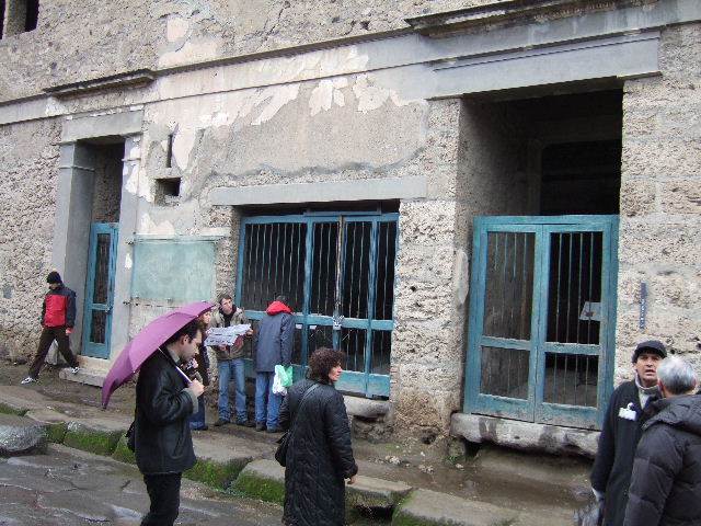IX.13.1-3 Pompeii. March 2009. Room 1, east wall.