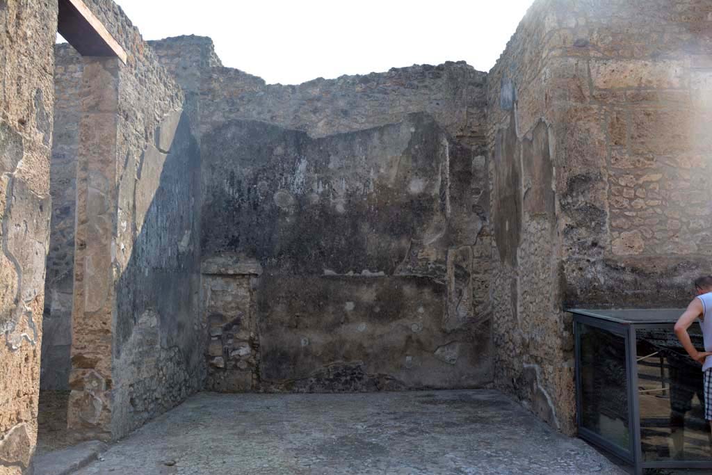 IX.14.4 Pompeii. July 2017. West ala 25, looking west from atrium.
Foto Annette Haug, ERC Grant 681269 DÉCOR.