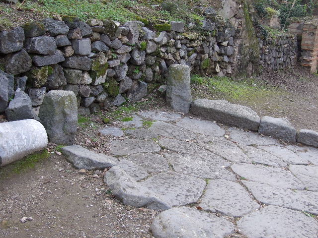 HGW15a Pompeii. May 2006. Villa detta di Cicerone. Entrance, looking north.