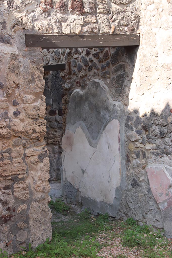 HGW24 Pompeii. Villa of Diomedes. October 2023.
Corridor 2,4 in north-west corner of ala. Photo courtesy of Klaus Heese.